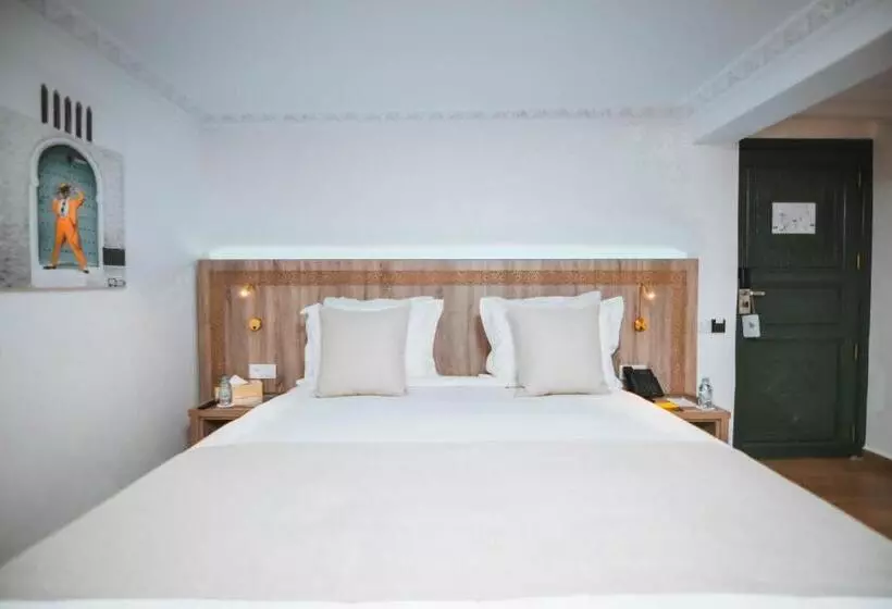 اتاق استاندارد, 555 Hotel Clubbing Adults Only