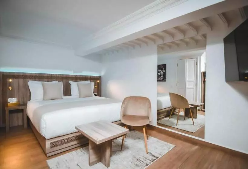 اتاق استاندارد, 555 Hotel Clubbing Adults Only
