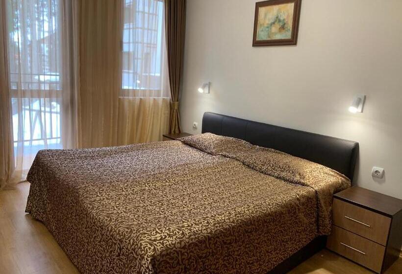 شقة غرفة واحدة, The Castle Complex