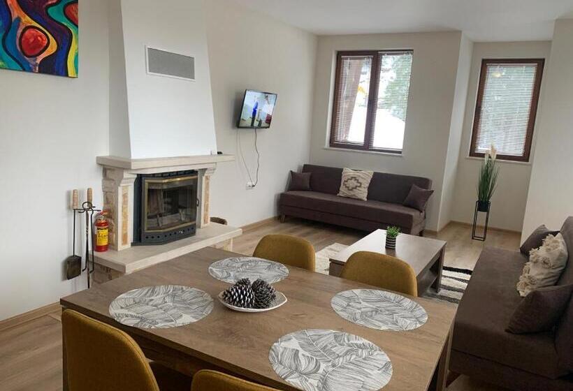 شقة غرفة واحدة, The Castle Complex