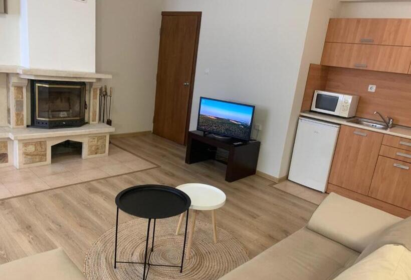 شقة غرفة واحدة, The Castle Complex