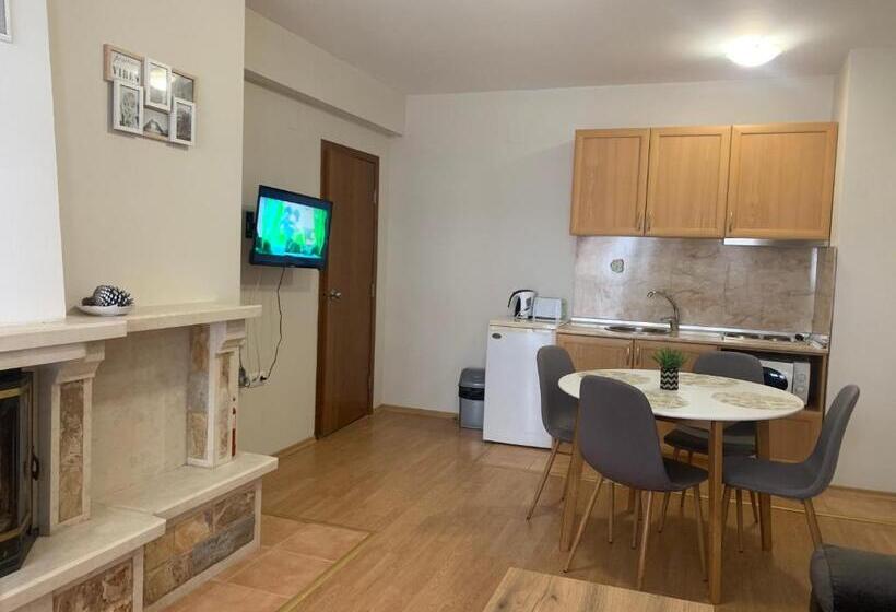 شقة غرفتين, The Castle Complex