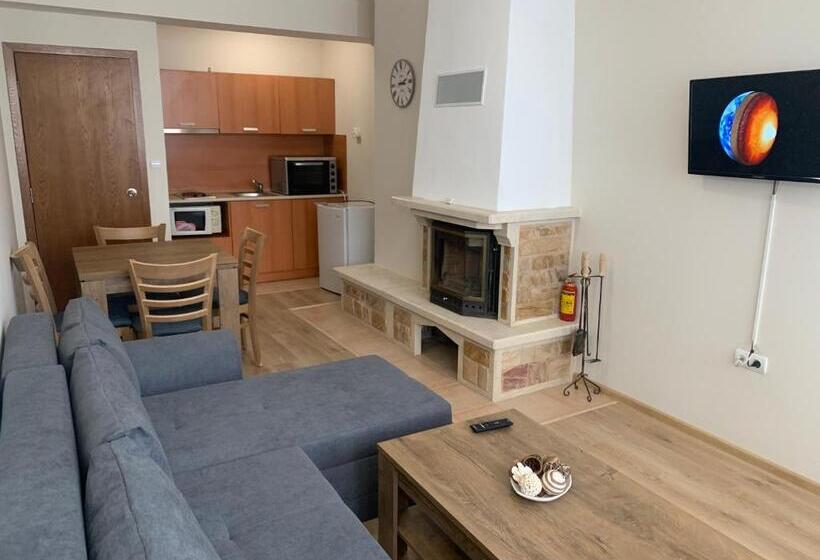 شقة غرفة واحدة, The Castle Complex