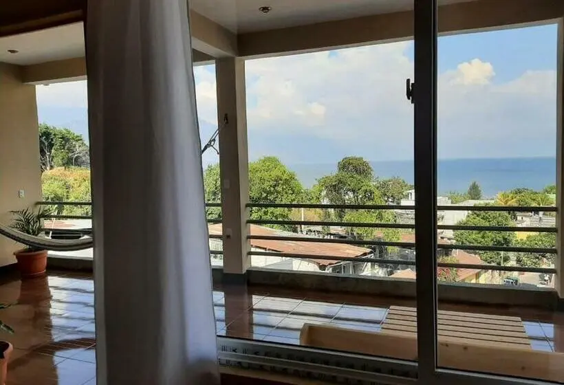 اتاق لوکس با تخت بزرگ, Millennium Apartment
