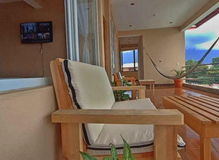 اتاق لوکس با تخت بزرگ, Millennium Apartment