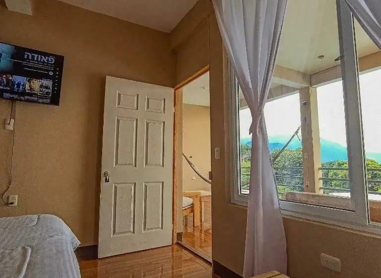 اتاق لوکس با تخت بزرگ, Millennium Apartment