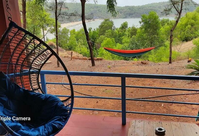 اتاق لوکس با بالکن و چشم‌انداز دریا, Niramaya Beach View Stay