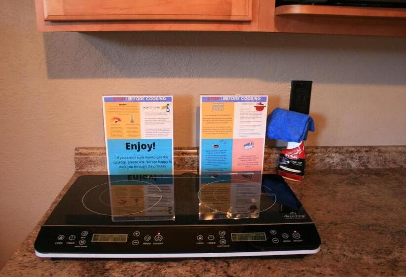 Delüks Stüdyo, Crooked River Ranch Cabins