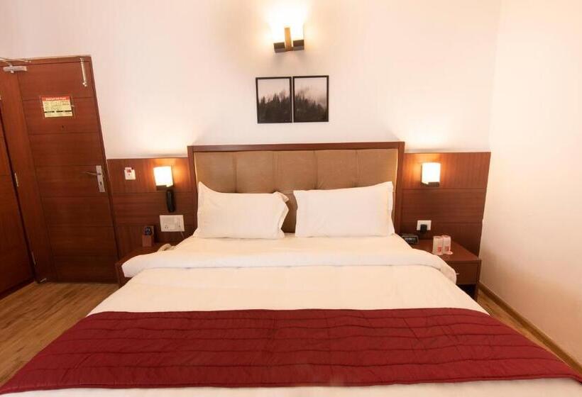 스탠다드 룸 킹사이즈 침대, Himalayan Splendour Resort
