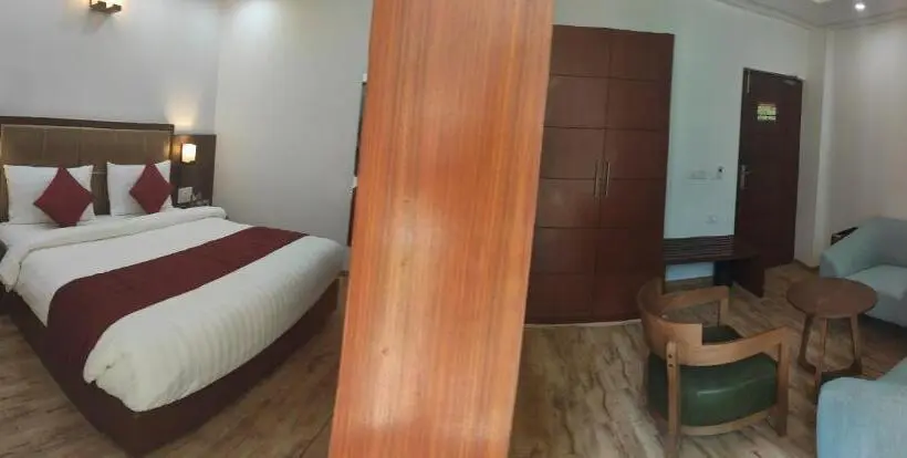 Suit Deluxe, Himalayan Splendour Resort