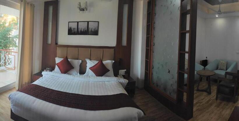 סוויטה דלוקס, Himalayan Splendour Resort