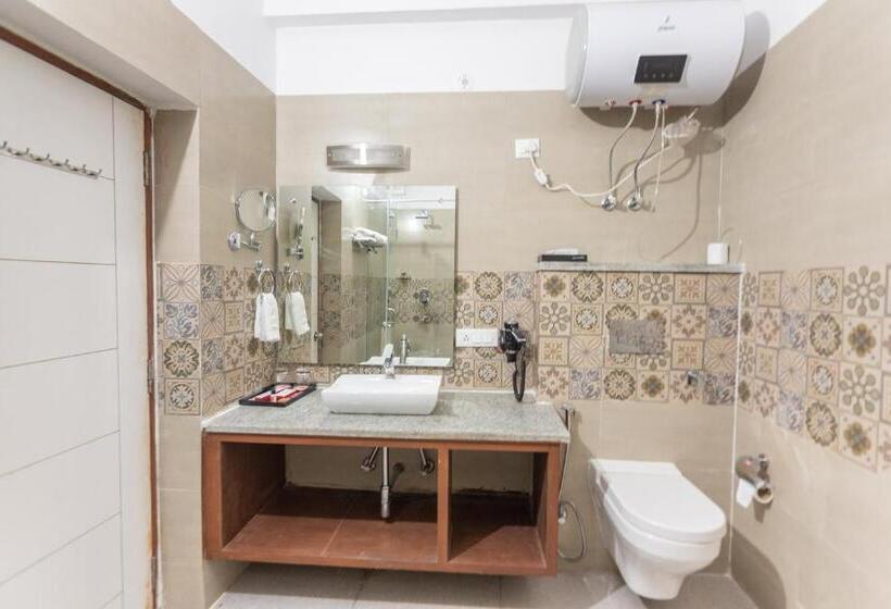 סוויטה נוף להרים, Himalayan Splendour Resort