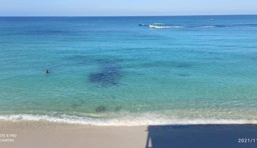 סוויטת דלוקס נוף לים, Baru Express