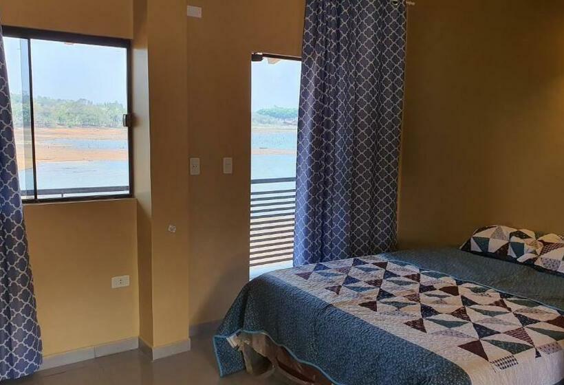 اتاق استاندارد با چشم‌انداز دریاچه, Rural Acaray Poty