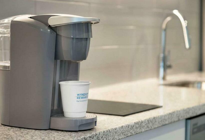 침실 2개 스위트, Leavenworth Local