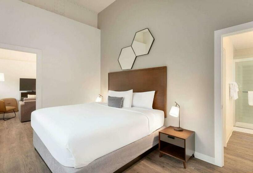 스탠다드 룸 킹사이즈 침대, Leavenworth Local