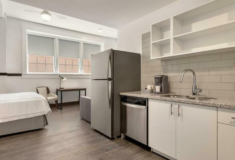 장애인을 위한 킹사이즈 침대 스탠다드 룸, Leavenworth Local