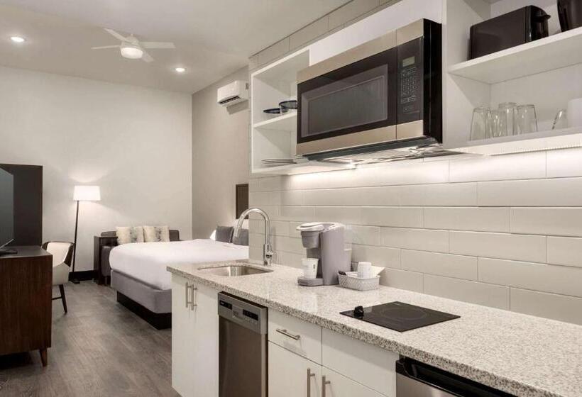 스탠다드 룸 킹사이즈 침대, Leavenworth Local