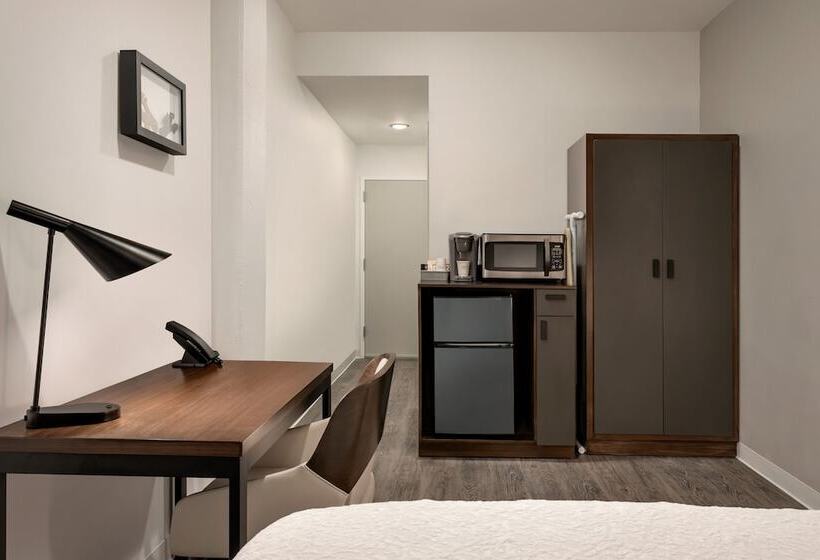 스탠다드 룸, Leavenworth Local