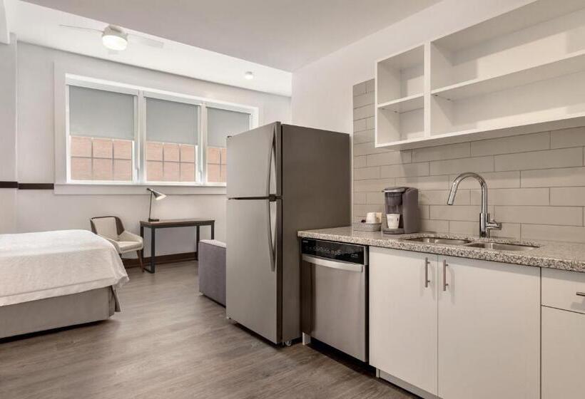 장애인을 위한 퀸사이즈 스탠다드 룸, Leavenworth Local