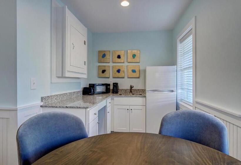 Люкс Повышенной Комфортности, Loggerhead Inn And Suites