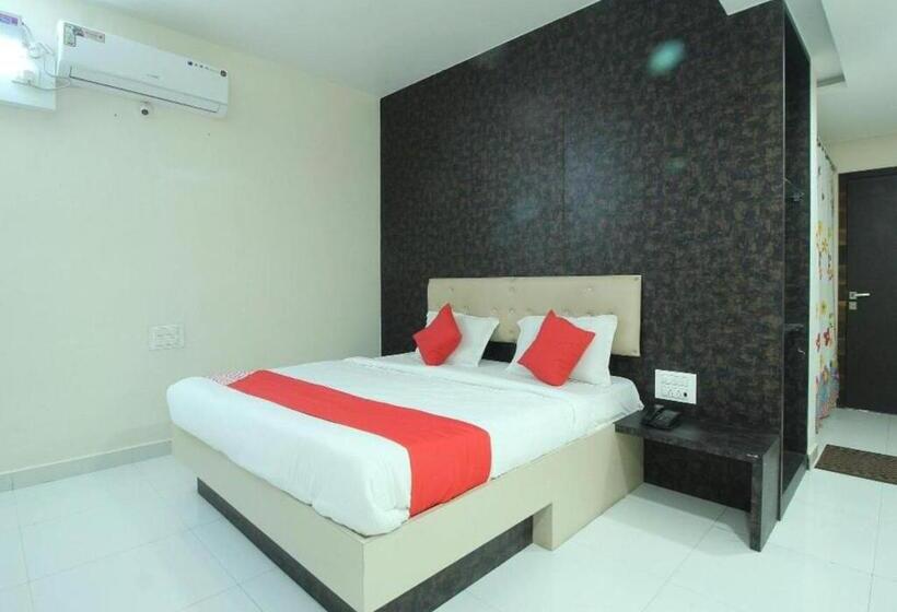 Номер Deluxe, Staymaker Regal Residency