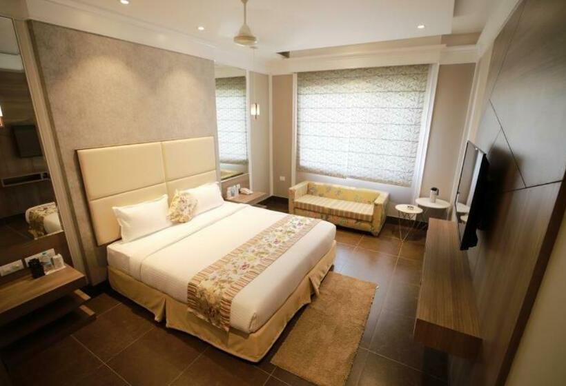 Superior Familjerum, The Grand Village