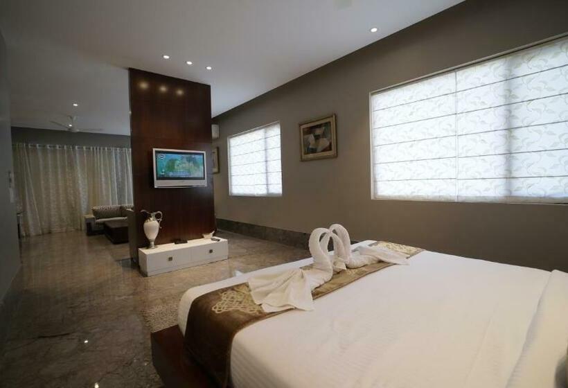 Svit, The Grand Village