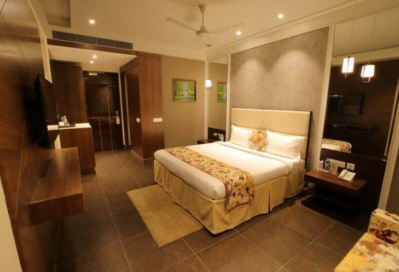 Superior Familjerum, The Grand Village