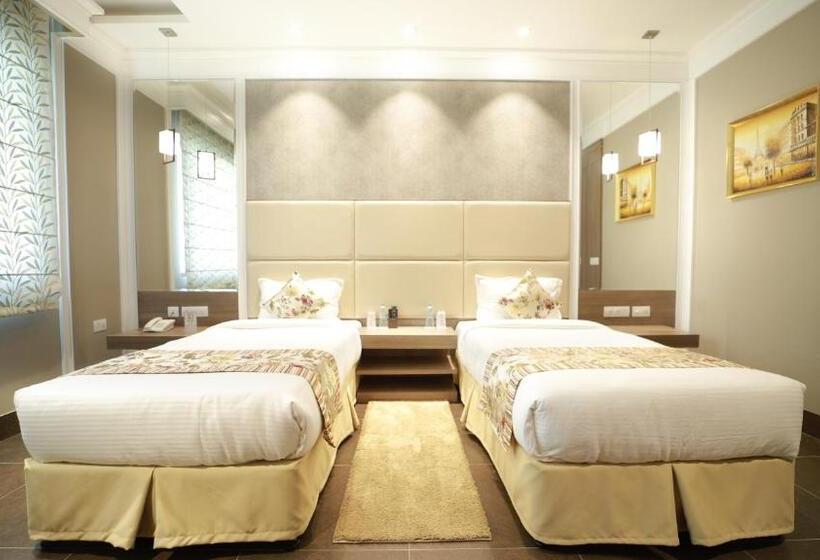 Deluxe Rum, The Grand Village