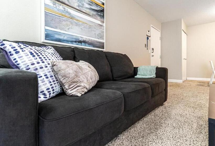 آپارتمان 2 خوابه, Kasa Downtown South Bend