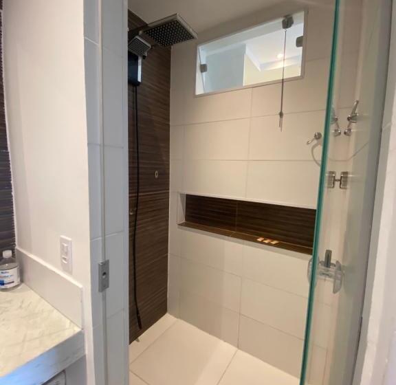 豪华三人间, Aqui Bate A Brisa Pousada