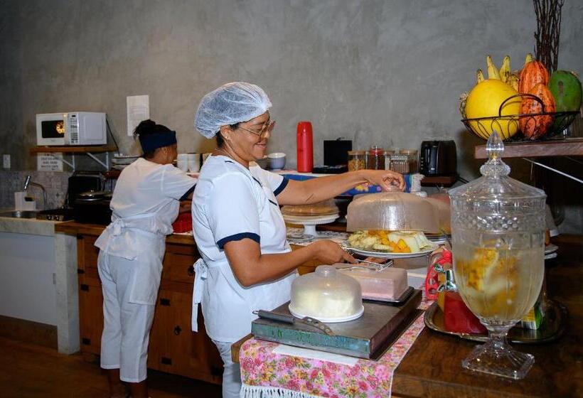 带大床的套房, Aqui Bate A Brisa Pousada