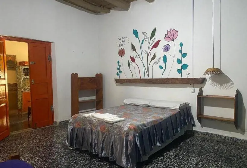 トリプルクラシックルーム, Munay Ecohostal   Cabañas De Adobe