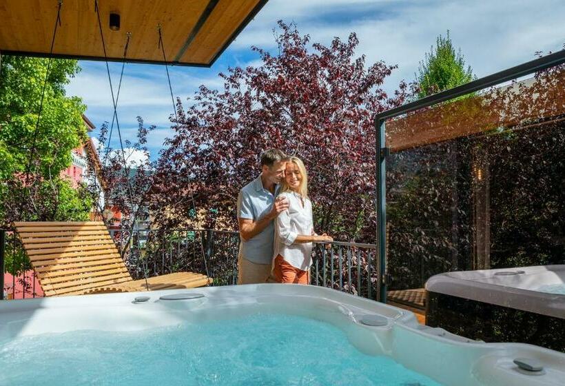 جناح ديلوكس, Treelodgy, The Tree House