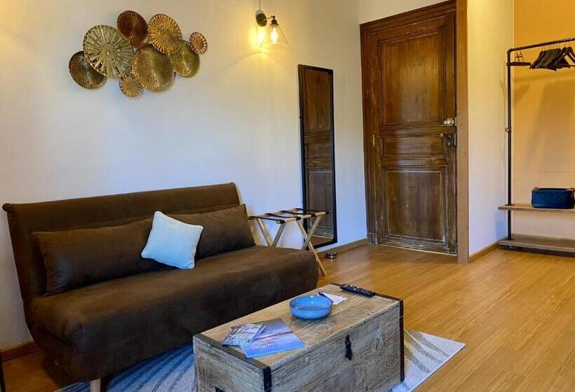 חדר קומפורט לשלושה, Aux Coteaux D Aussac