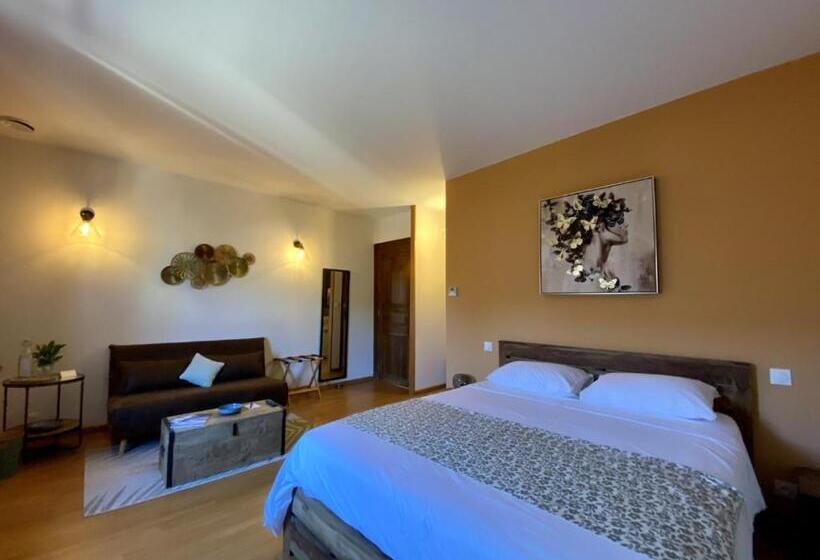 חדר קומפורט לשלושה, Aux Coteaux D Aussac