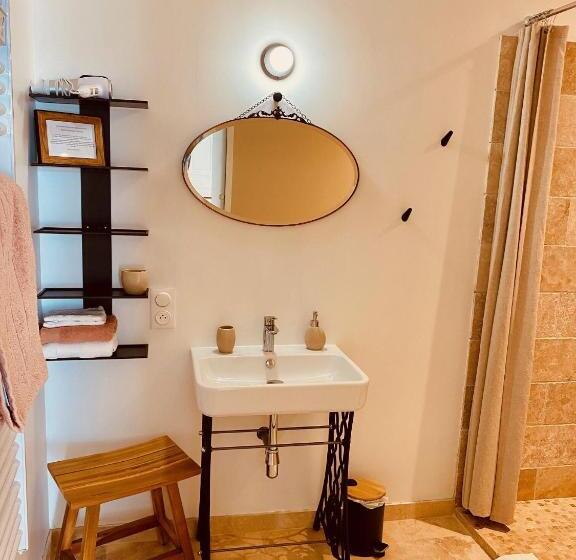 חדר סטנדרט עם מיטת קינג, Aux Coteaux D Aussac