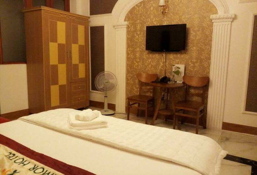 اتاق لوکس, Amor