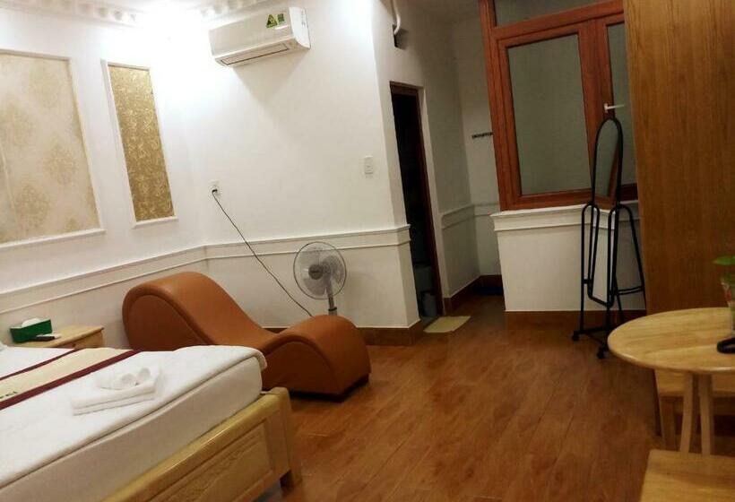 اتاق لوکس, Amor