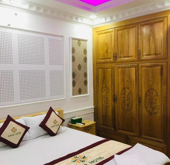 اتاق لوکس, Amor