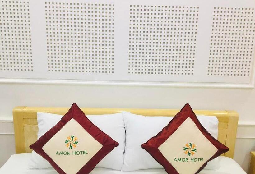 اتاق لوکس, Amor