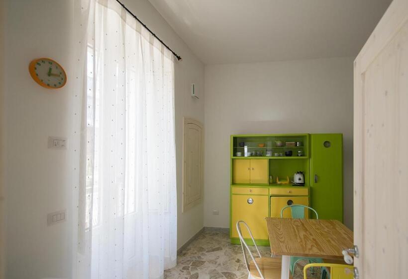 Семейный Номер, Ai Cappuccini Guest House