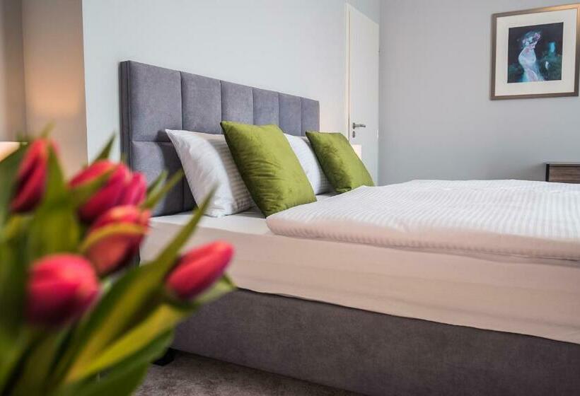 标准间, Cassian Inn