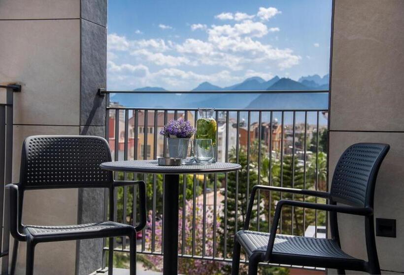 استودیو استاندارد با تراس, Trend Suites Cycle