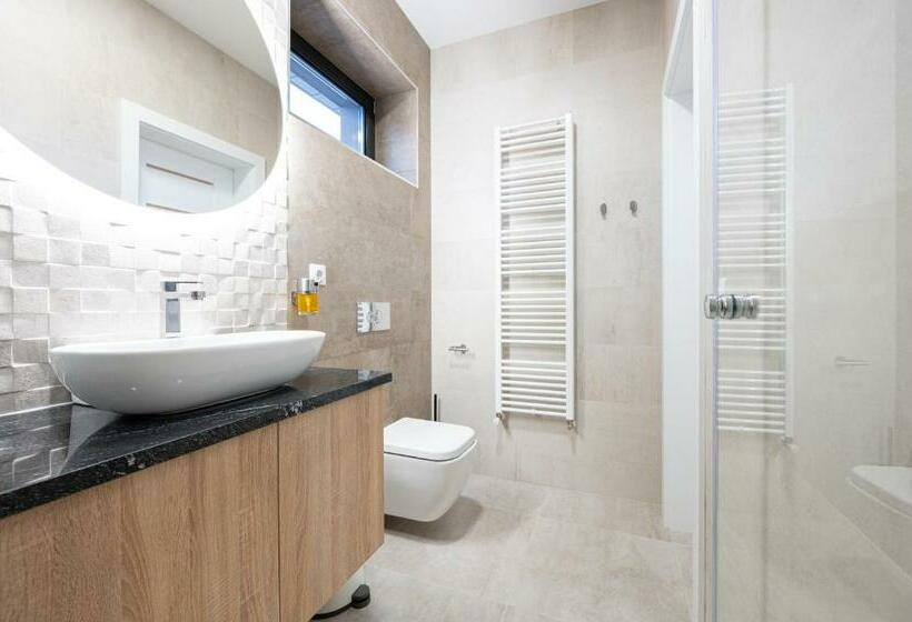 חדר דלוקס, Klia