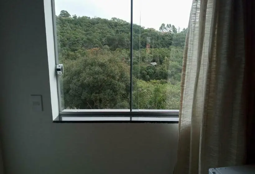 ファミリールーム, Serra Da Neblina