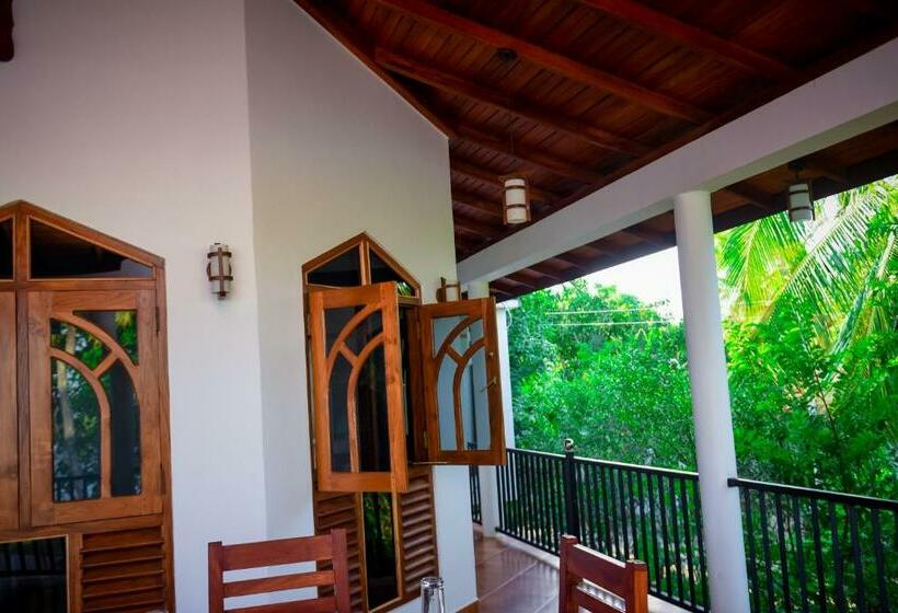 חדר משפתחתי סופריור, Double Lake View Tissa & Safari