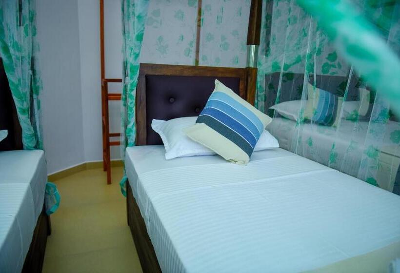 חדר משפתחתי סופריור, Double Lake View Tissa & Safari