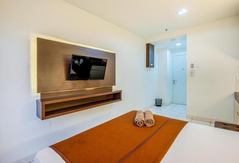 Номер Superior, Skyview Sentul Tower Apartments